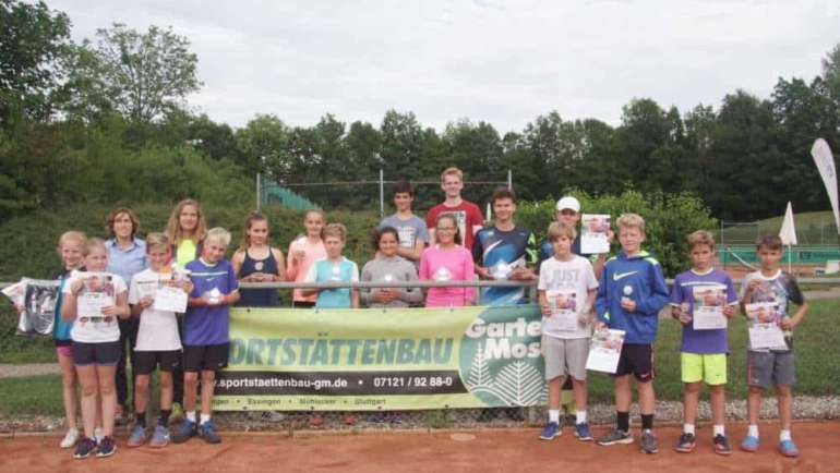 Linus Rall und Carolin Minners siegen in der U18 beim 7. Reutlinger Garten-Moser-Cup!